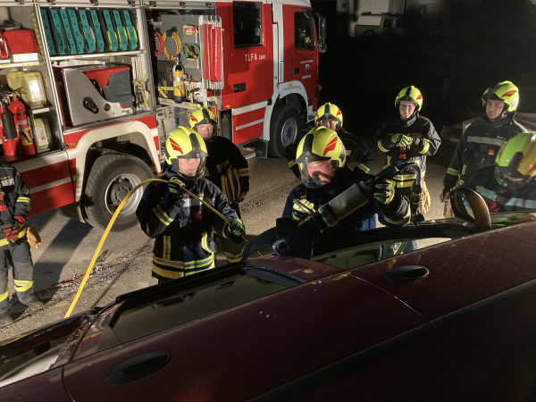 Übung Menschenrettung aus KFZ