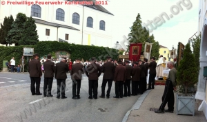 Feuerwehr begleitet Fronleichnamsprozession
