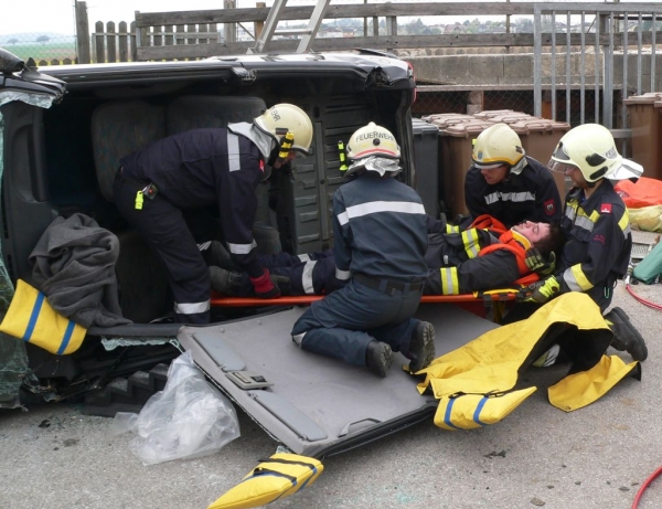 Workshop zum Thema Menschenrettung nach Verkehrsunfällen