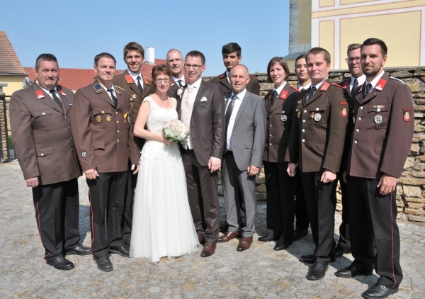 ASB FT Dominik Macher heiratet – Feuerwehrkameraden begleiteten das Brautpaar!