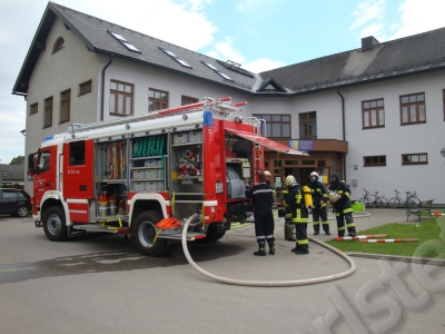Evakuierungs-Übung in Hauptschule